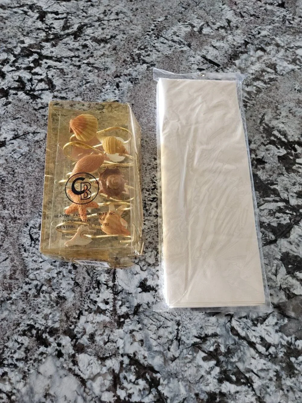 BRAND NEW SET OF RESIN SEASHELL SHOWER HOOKS & PALE PEACH PLASTIC SHOWER CURTAIN